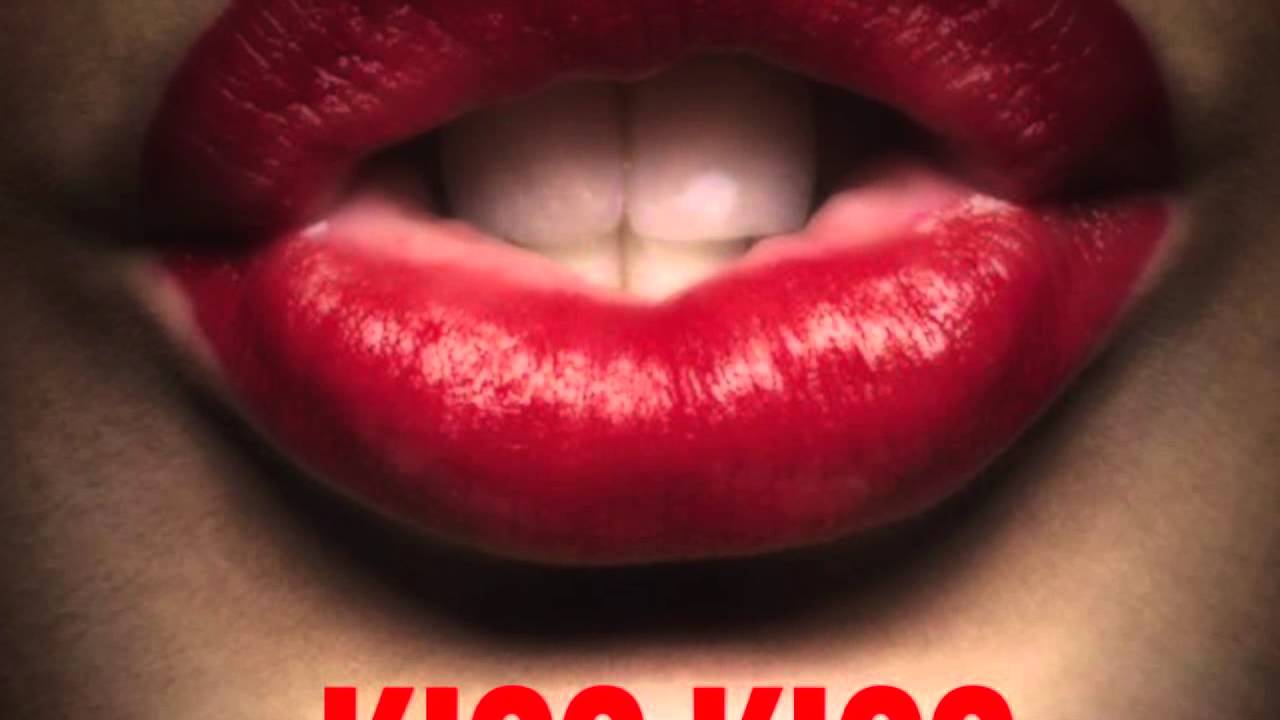 Песня таркана с поцелуями. Таркан кис кис. Tarkan Kiss Kiss. Şimarik (Kiss Kiss). Tarkan Kiss Kiss Moombahton Remix.