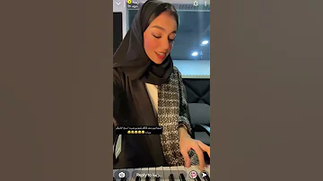 زينة عماد تغني أغنية سودانية أقيس محاسنك بمن 