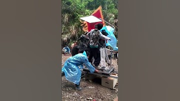 Vậy mà đó giờ cứ tưởng người ta cưỡi ngựa thật