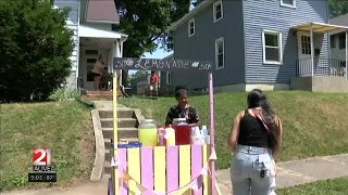 Fort Wayne girl holds lemonade stand for money to get school supplies and clothes