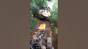 Xe công nông 2 cầu kéo giúp xe công nông cầu trượt khi lên dốc đương trơn