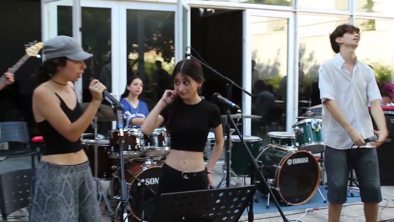 Me & Mr. Jones - Mister Jones