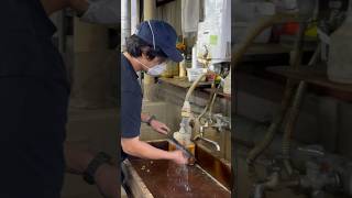 The most dangerous way to wash a knife
this is the most dangerous way to wash a knife. how not to wash your knife. The most dangerous way to wash a knife