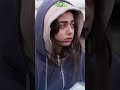 عندما تتكلم العيون فإنها تعبر أكثر من الكلام 