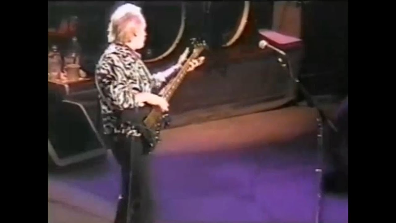 John Entwistle Bass Solo 515 (MSG New York, 2000) YouTube
