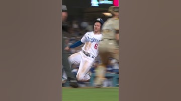 Another day, another slick Trea Turner slide 💯💯