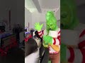 El Grinch alegró la ofiii del #TeamSAPS 🎄🎅¡FELÍ NAVISAPS! ✨🎄🎅 #navidad #sapsrecords #musica #cumbia