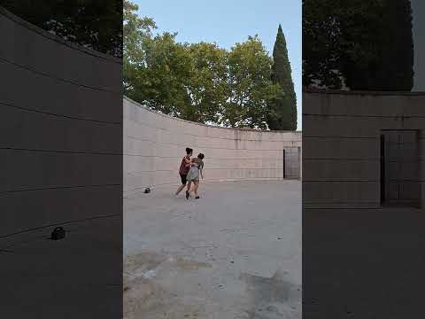 الرقص وتعلم الرقص في لشبونة الراقصة هذه لمحبي ومحبات الحياة متى ما استطعنا اليها سبيلا