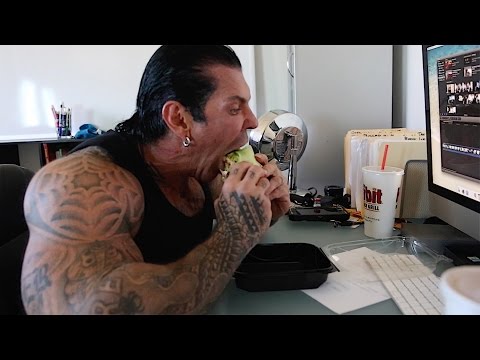 Rich Piana killing it at the Gym!💯(Plus: All you need to know about Vacuums!) - Better By the Day #9