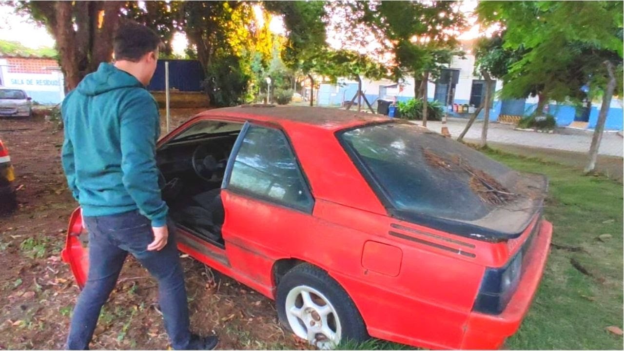 CARRO ABANDONADO NO AEROPORTO HÁ MAIS 30 ANOS *renault el fuego*