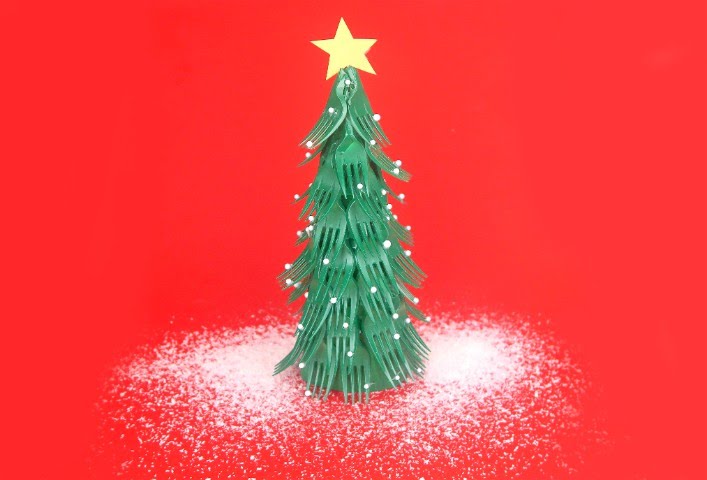 Tutorial Albero Di Natale Con Bottiglie Di Plastica.Un Albero Di Forchette Il Riciclo Creativo Per Natale Youtube
