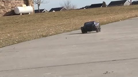 Traxxas Slash 4X4 VXl 3s speed run