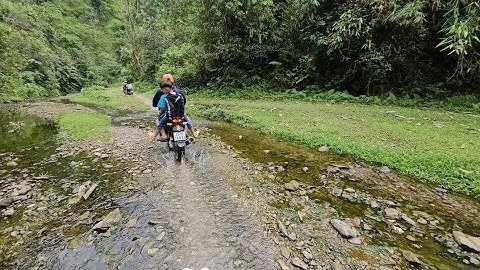 Bà cụ 70 tuổi sinh tồn trong rừng già đón tiếp Gia Hưng. Nguyễn Tất Thắng