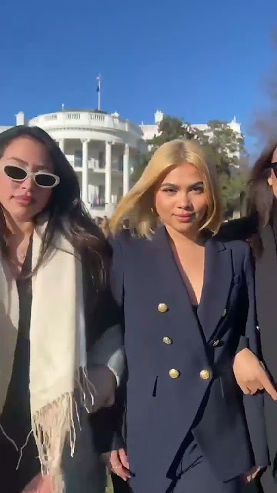 Me and my girls at The White House 😎