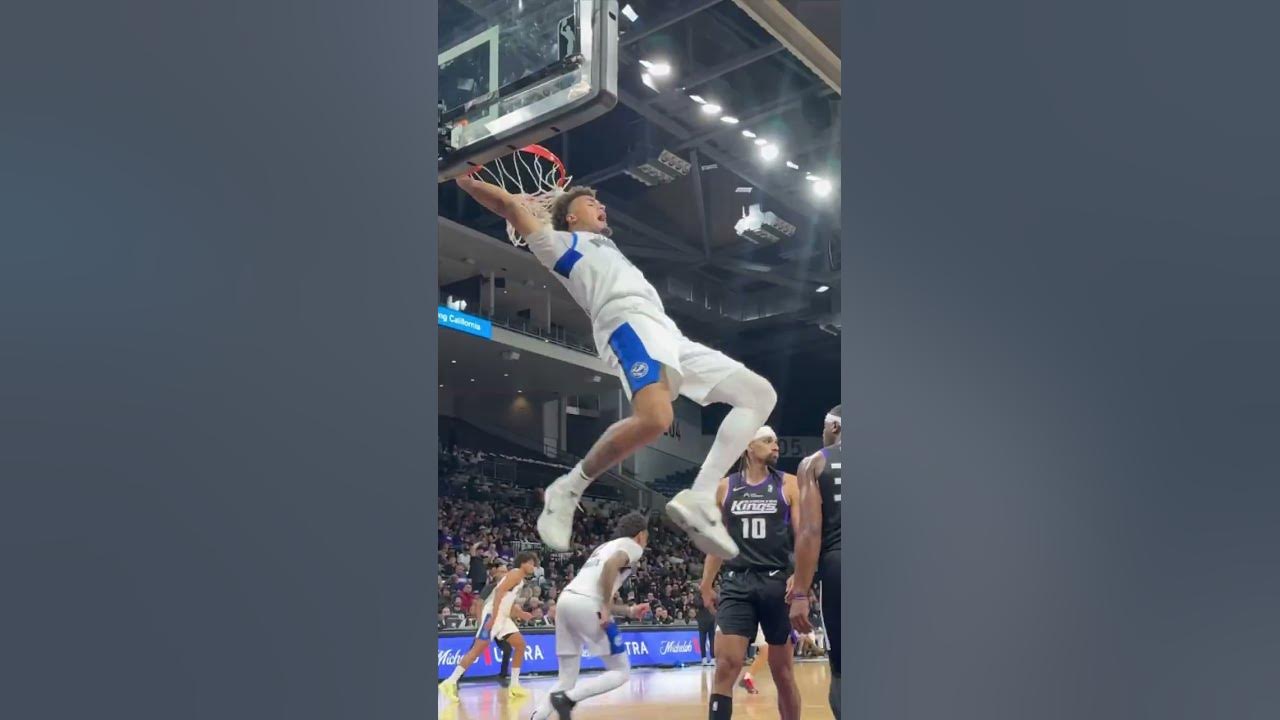 Jalen Slawson SOARS Through For The Two-Handed Slam! #NBAGLeagueFinals!