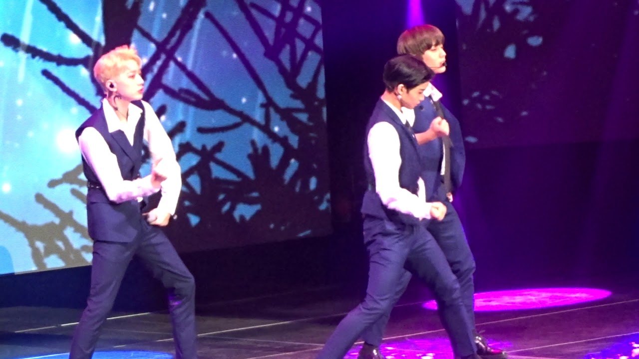 KCON NY 2018 Day 2 - WANNA ONE - Kangaroo + 11 + Sandglass + Forever and a Day