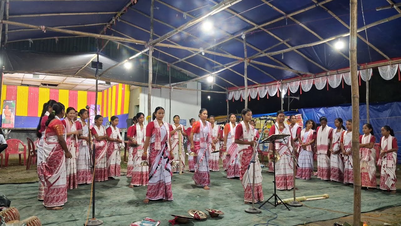 মণিকূট নামদল, 2নং দক্ষিণ মাক্ৰাৰ মানিকপুৰ লক্ষ্মী পূজাত সুন্দৰ থিয় নাম পৰিৱেশন। ।