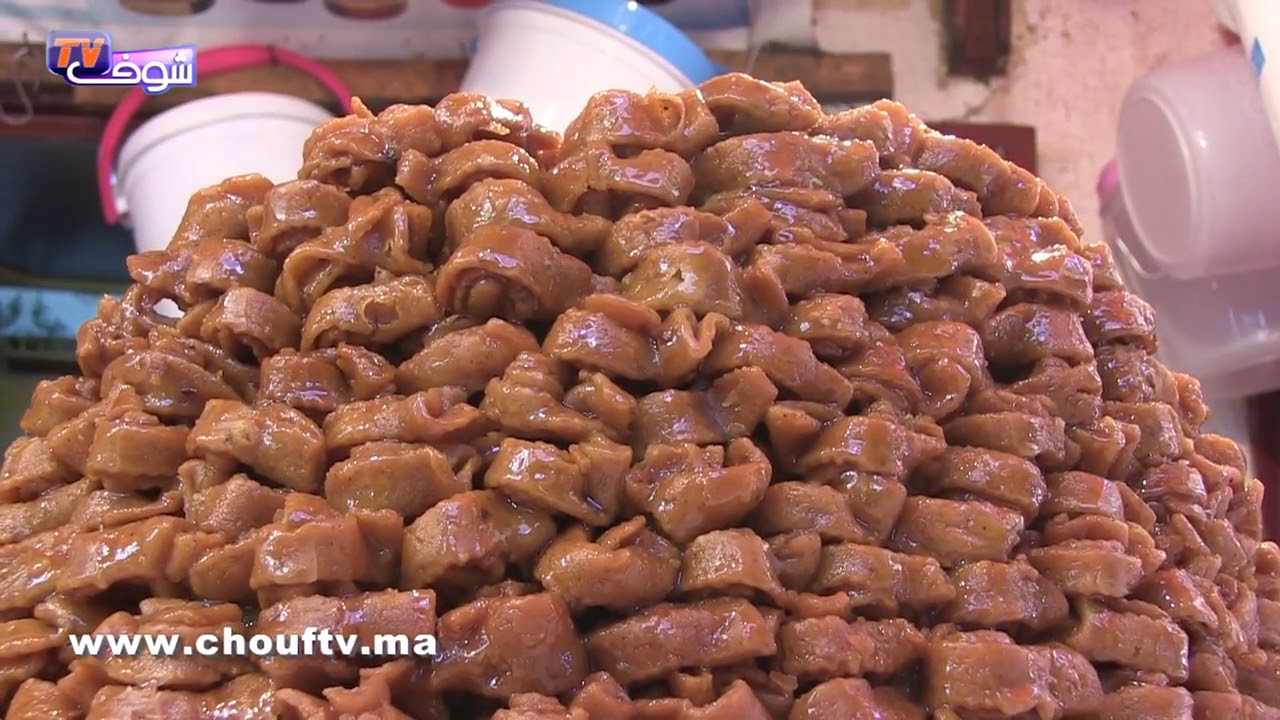 من ساحة بوجلود بفاس..أجواء و طقوس رمضانية خاصة و إقبال كبير على الشباكية بجميع أنواعها