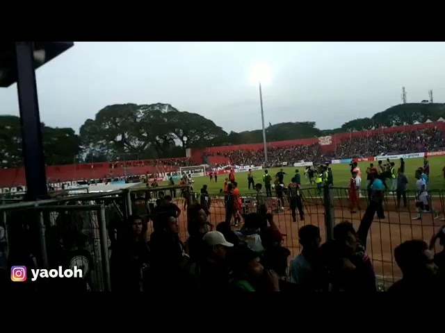 Kericuhan LIGA 2 antara PERSIK KEDIRI VS PSIM JOGJAKARTA class=