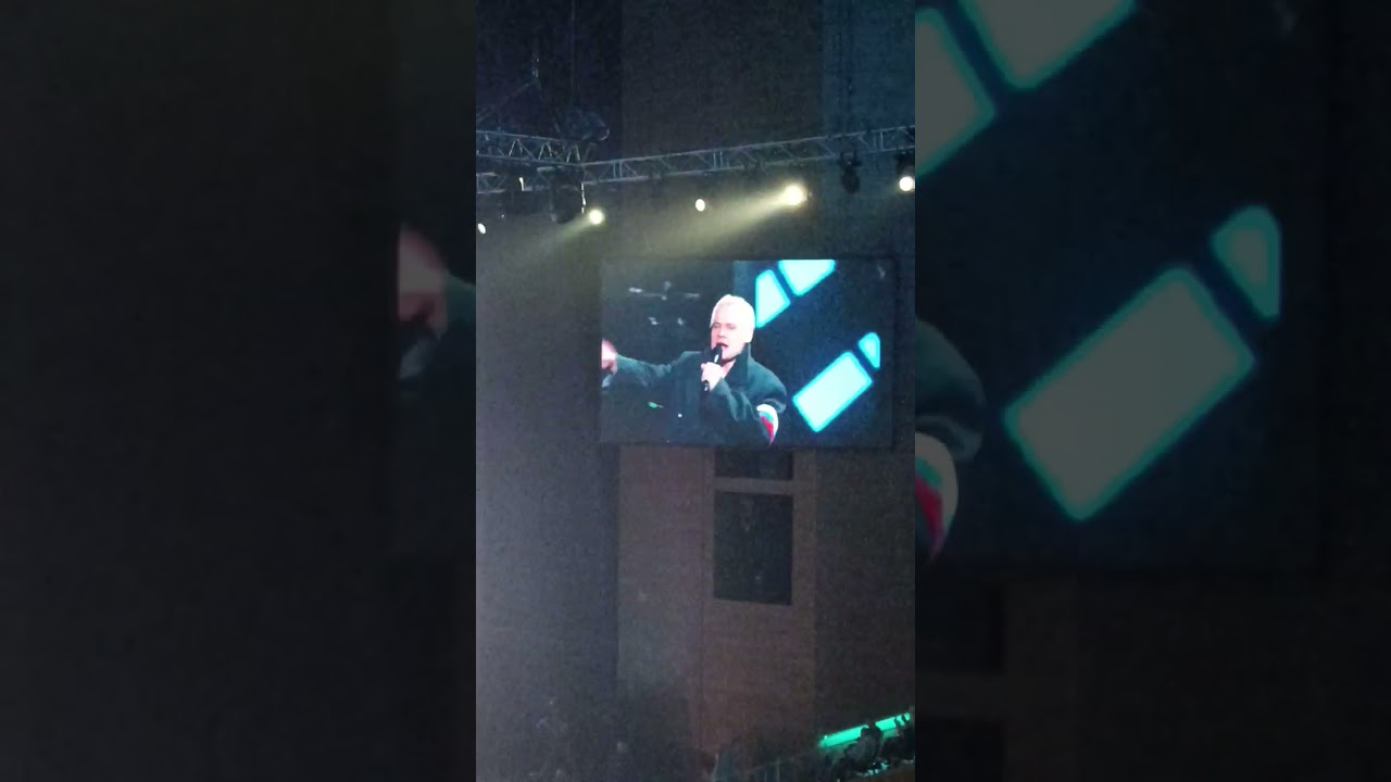 шаман спел гимн россии в ялте. шаман на концерте газманова видео. шаман на концерте газманова видео. газманов в туле 2022. шаман на концерте газманова видео.