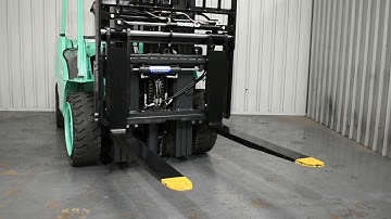 Mitsubishi FD30NT Forklift with Bolzoni Fork Positioner Sideshift