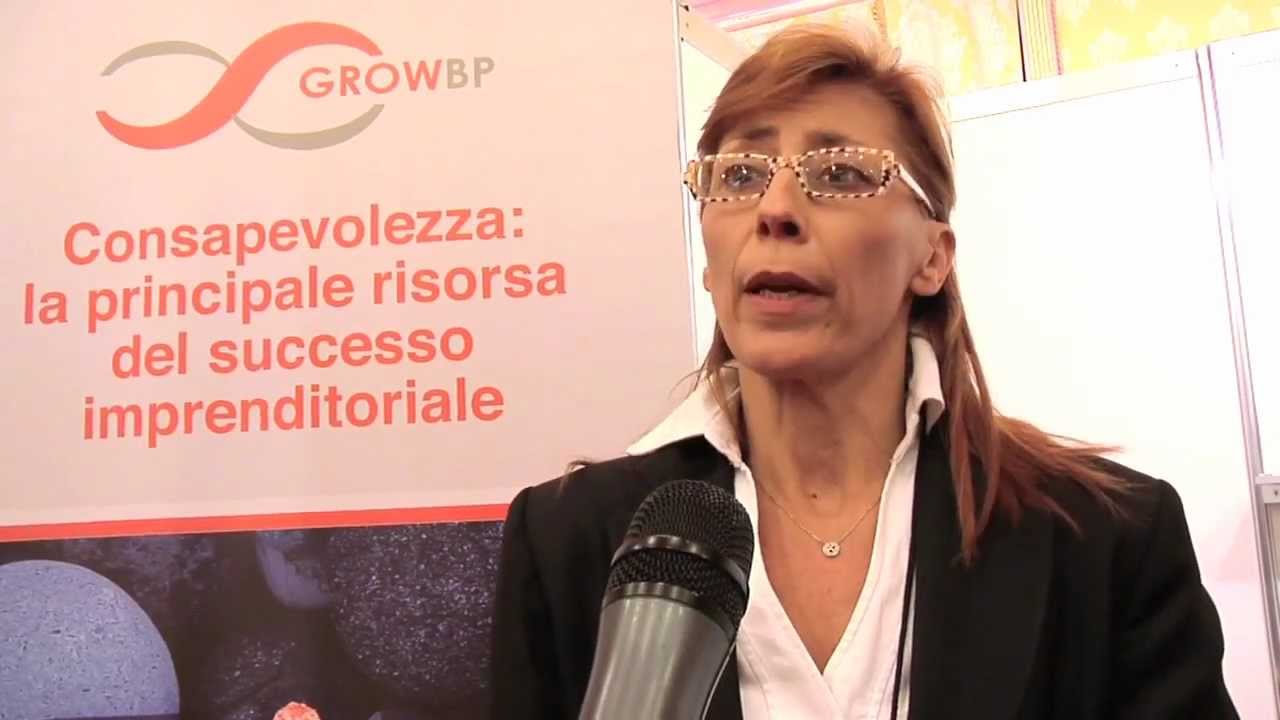 Intervista a Claudia Crescenzi - Convivio Milano 2012 - YouTube