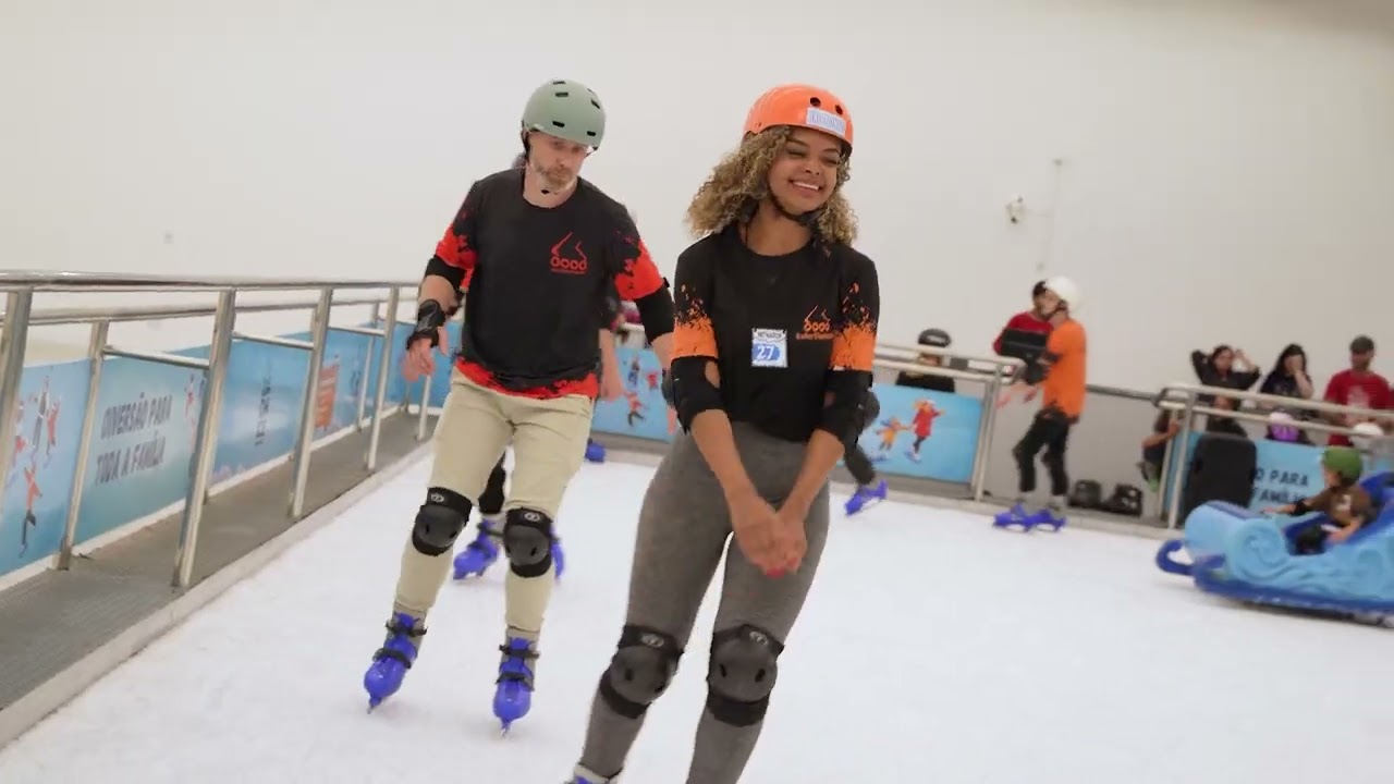 Equipe de Roller Blumenau invade a pista de patinação do Norte Shopping