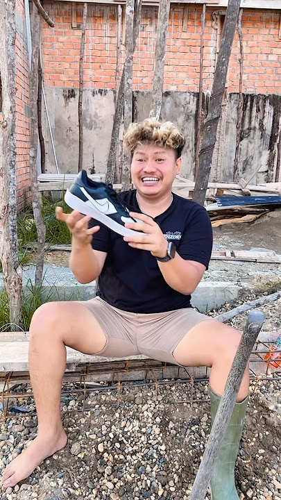 Lempar sepatu baru🤣