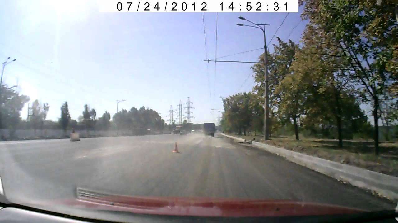 Объезд автомобиля справа