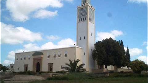 صلاة العشاء و التراويح من المسجد الكبير للقارئ _طلحة الدريوش ( 11 رمضان 2015 )