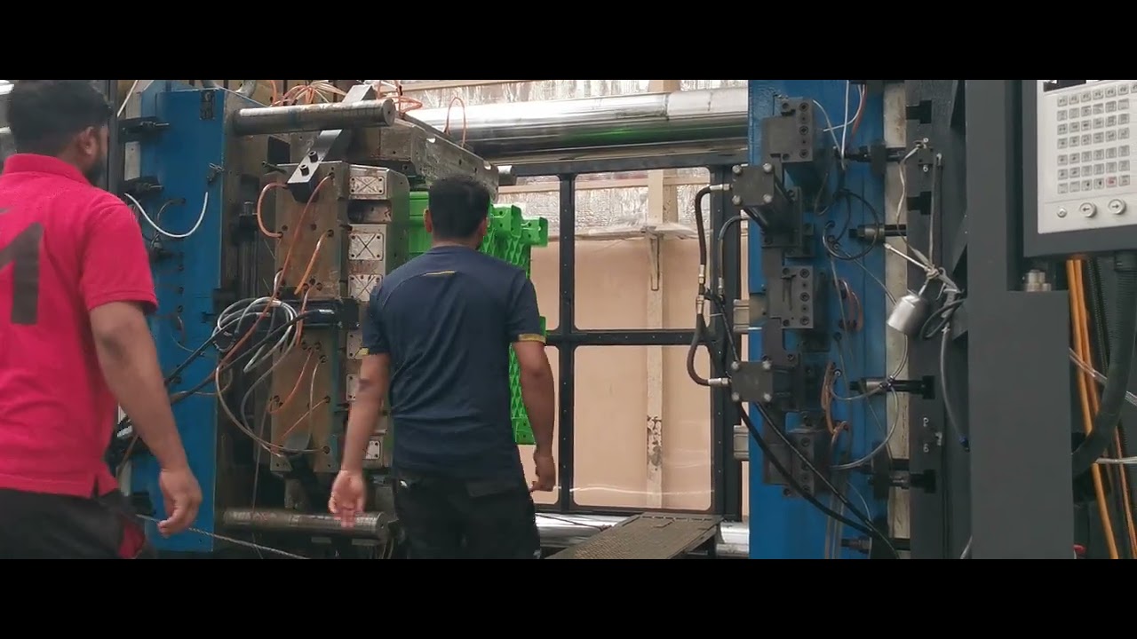 Crate injection molding machine - YouTube