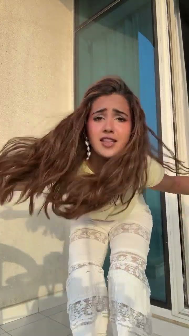 Roshni Walia channeling all the FOMO energy with her dance moves #youtubeshorts #shorts #ytshorts