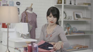 “The L 850 gives wings to my creativity." Designer Andrea Müller on the BERNINA L 850 (shortclip)