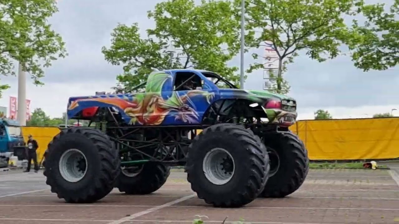 MONSTER TRUCKS (by Stunt Movie Production MONSTER ACTION)