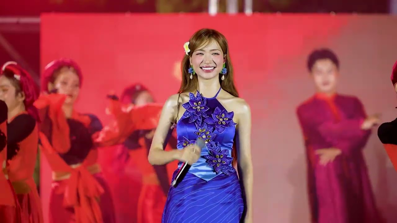 Bắc Bling - Hoà Minzy at FPTU Fest