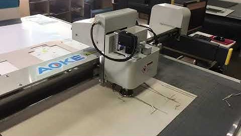 AOKE DCZ70 CNC flatbed digital sample cutter plotter rigid packaging box chipboard die cut machine