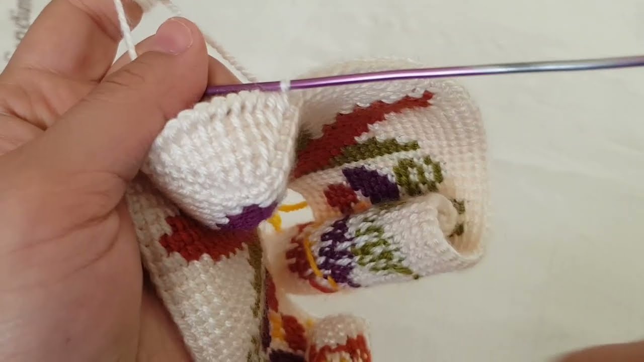 TUNUS PATİK TABAN YAPILIŞI VE KENAR TIĞLAMASI / #easycrochet #cricket #cricheroes