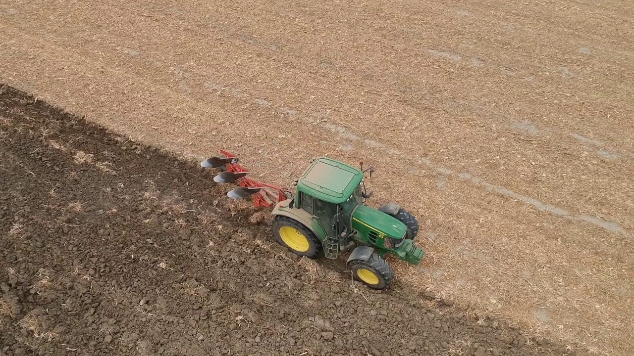 ΛΑΜΙΑ  JOHN DEERE 6330 prem. & KUHN MULTIMASTER 110