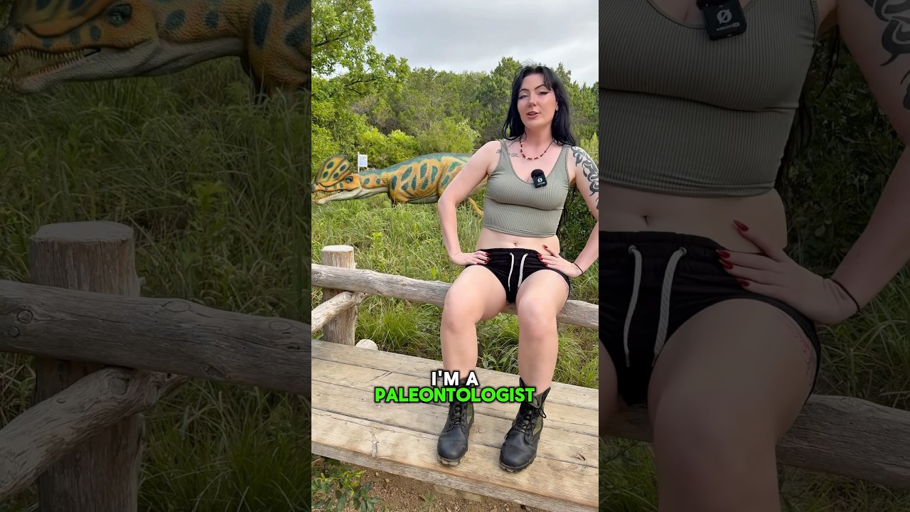 which Dilophosaurus is scarier?! 