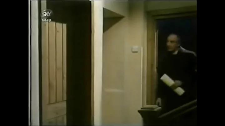 Emmerdale Farm - Ruth Merrick Takes an Overdose (1...