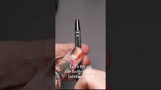 Painting miniatures with the latest INTERNET TOOL - microchip grip.