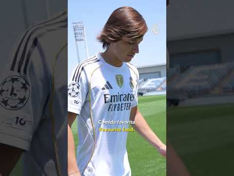🤹 Quickfire questions with the new guy! #realmadrid #WelcomeCarreras 🤹 Quickfire questions with the new guy! #realmadrid #WelcomeCarreras Thumbnail