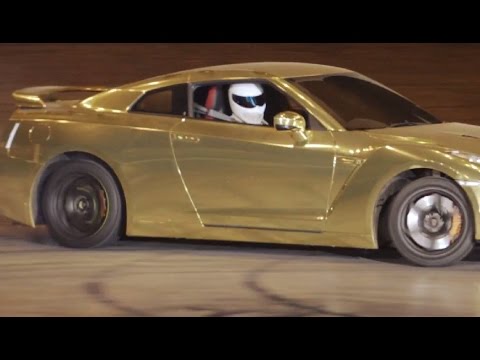 Stig Gold Nissan GTR Doughnuts | Top Gear