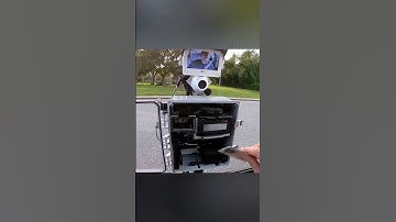 This robot can replace face-to-face traffic stops 🤖🚔#police #cops #arrest #ai #viral