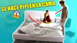 BROMA A MI NOVIA QUE SE ORINA EN LA CAMA (mira como reacciona)