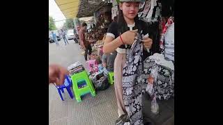 Buying a Cambodian Hat in Phnom Penh 🇰🇭 #shorts #cambodia #khmer