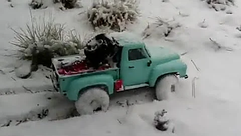 RC Crawler Axial SCX10II: BEST Snow Rig In The Hobby? HELL YEAH!