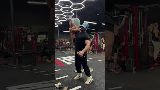 How to Pick up Girls at the Gym #bradleymartyn