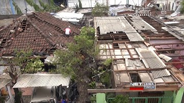 NET. JATIM - ANGIN PUTING BELIUNG  RUSAK RATUSAN  RUMAH WARGA DI SIDOARJO