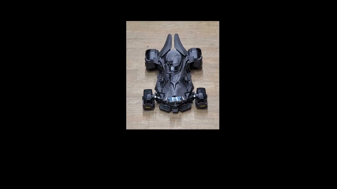 Mattel 2017 JUSTICE LEAGUE Ultimate JUSTICE LEAGUE BATMOBILE